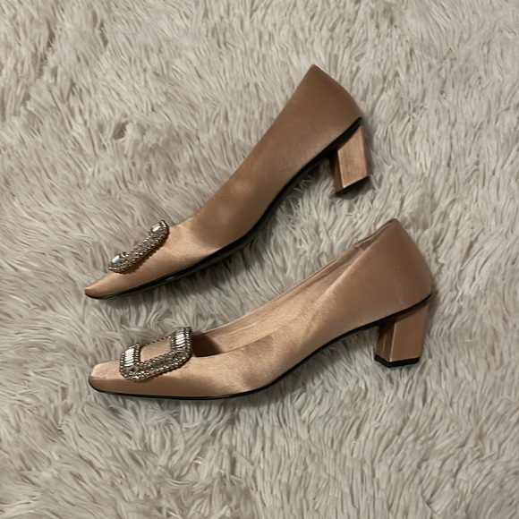 Roger Vivier Belle Pilgrim Buckle Satin Pumps (in blush pink) - Picture 6 of 11